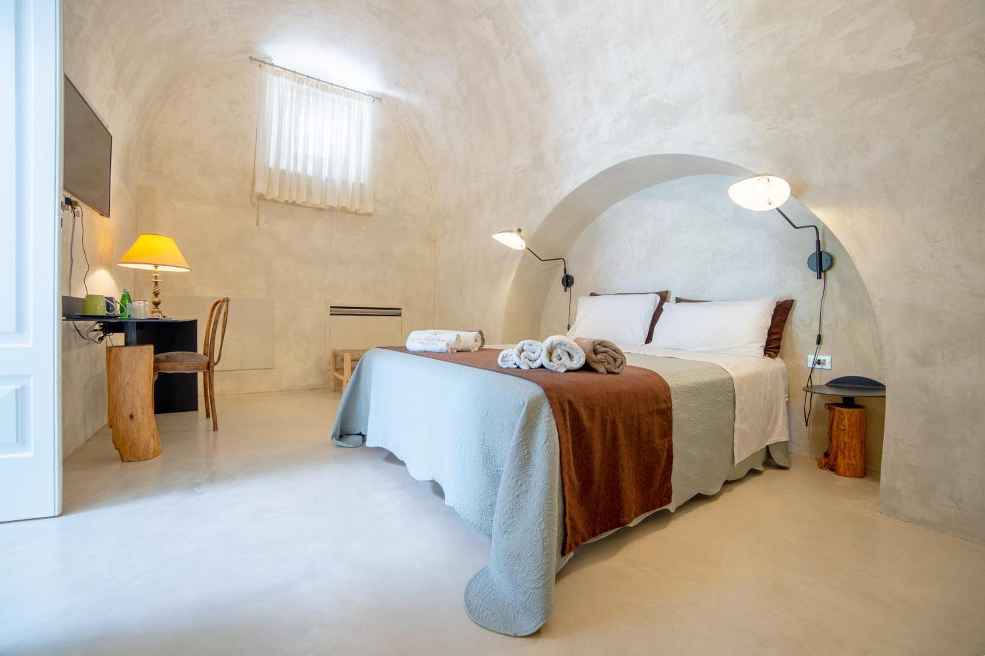 Palazzo Angelica - Luxury Retreat Otranto Bed & Breakfast